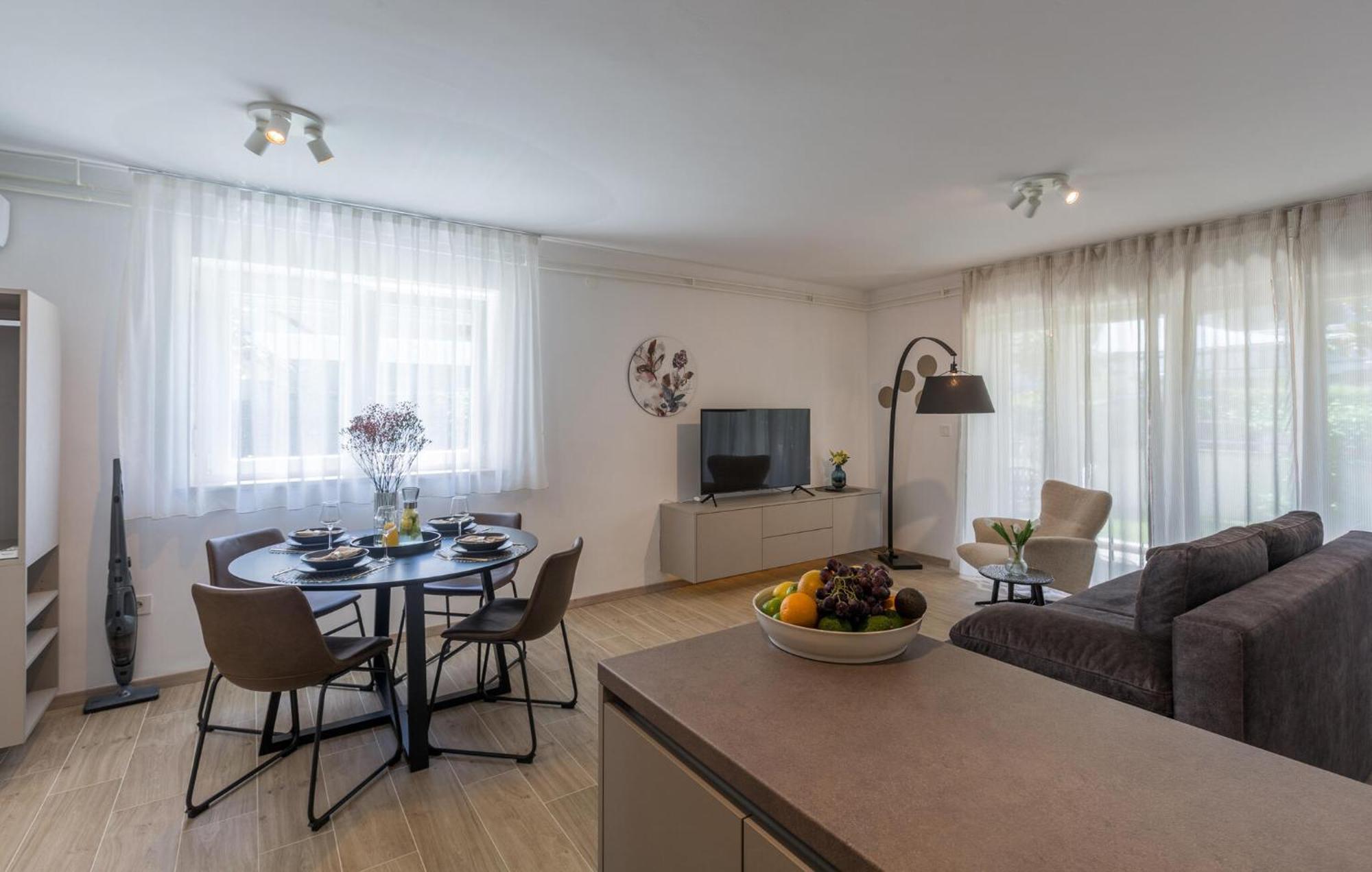 1 Bedroom Beautiful Apartment In פורץ מראה חיצוני תמונה