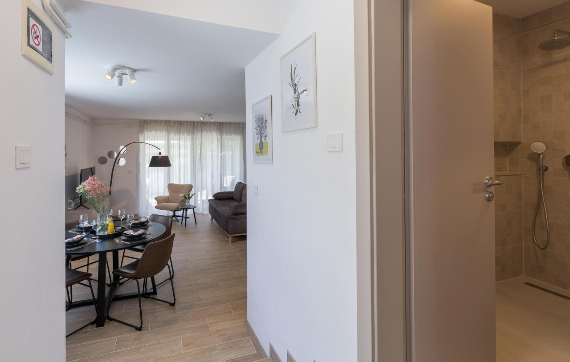 1 Bedroom Beautiful Apartment In פורץ מראה חיצוני תמונה